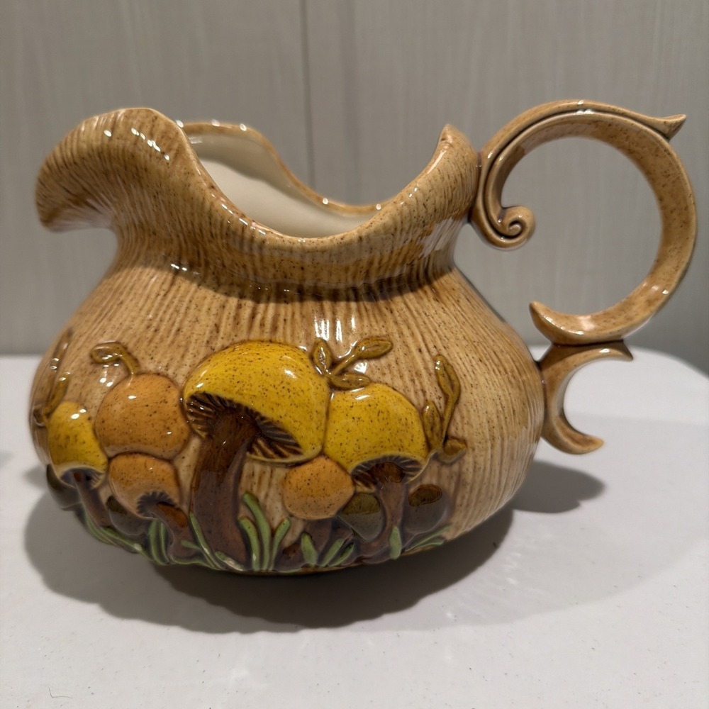 Vtg 74 Arnels Magic Mushrooms Pitcher Ceramic Ice Lip Cottage Farmhouse Kitchen